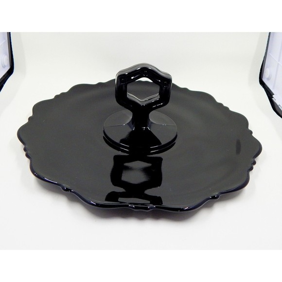 LE Smith Glass Mt. Pleasant Black Amethyst Single Handle Serving Tidbit Tray - Picture 1 of 8